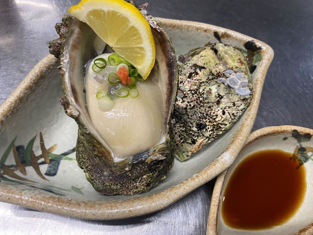 7月～8月上旬　日本海の天然岩ガキ