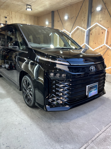 新車ヴォクシーに