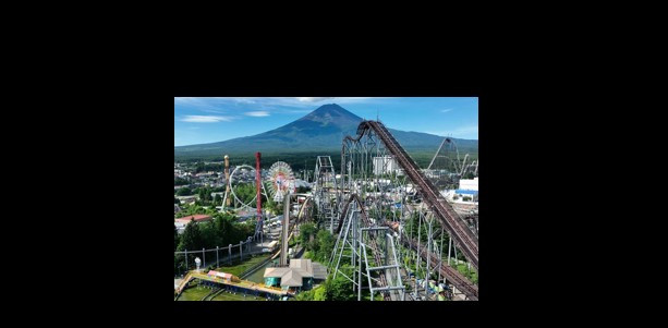 富士急ハイランド(車で20分)/Fujikyu Highland (20 minutes by car)