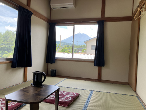 客室/Guest Rooms