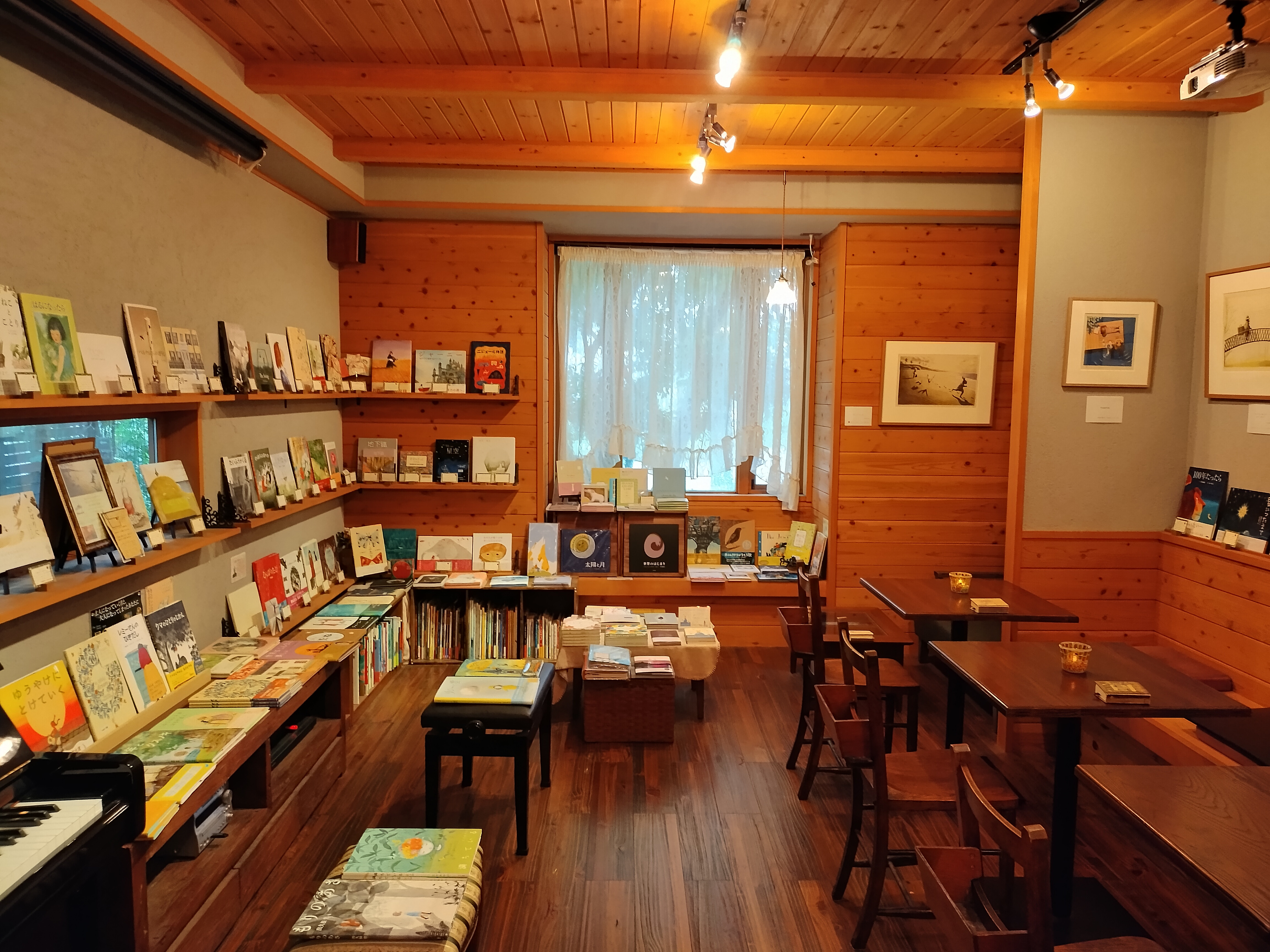 春の特別開館「ぼくのたび」みやこしあきこ絵本原画&作品展、全日程終了、ご来場有難うございました!