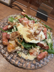 ベーコンとパルメザンチーズのシーザーサラダ