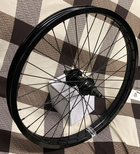 1本限定！必見のリアホイールセット！