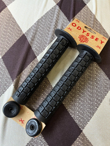 ユニークなキーボードデザインのグリップ再入荷！