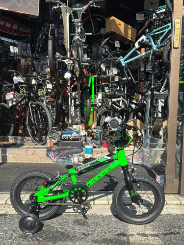 「Bad Apple」カラーがお洒落な人気車再入荷!