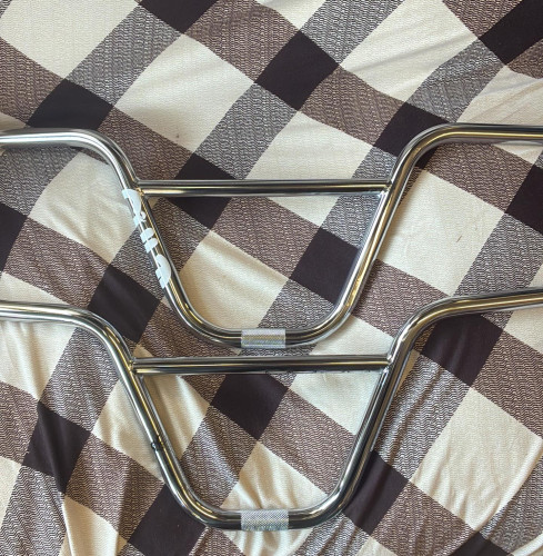 CPカラーのBARがアツい！