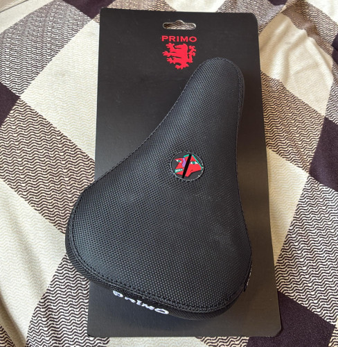 【PRIMO】より、人気のシグネチャーサドル再入荷！