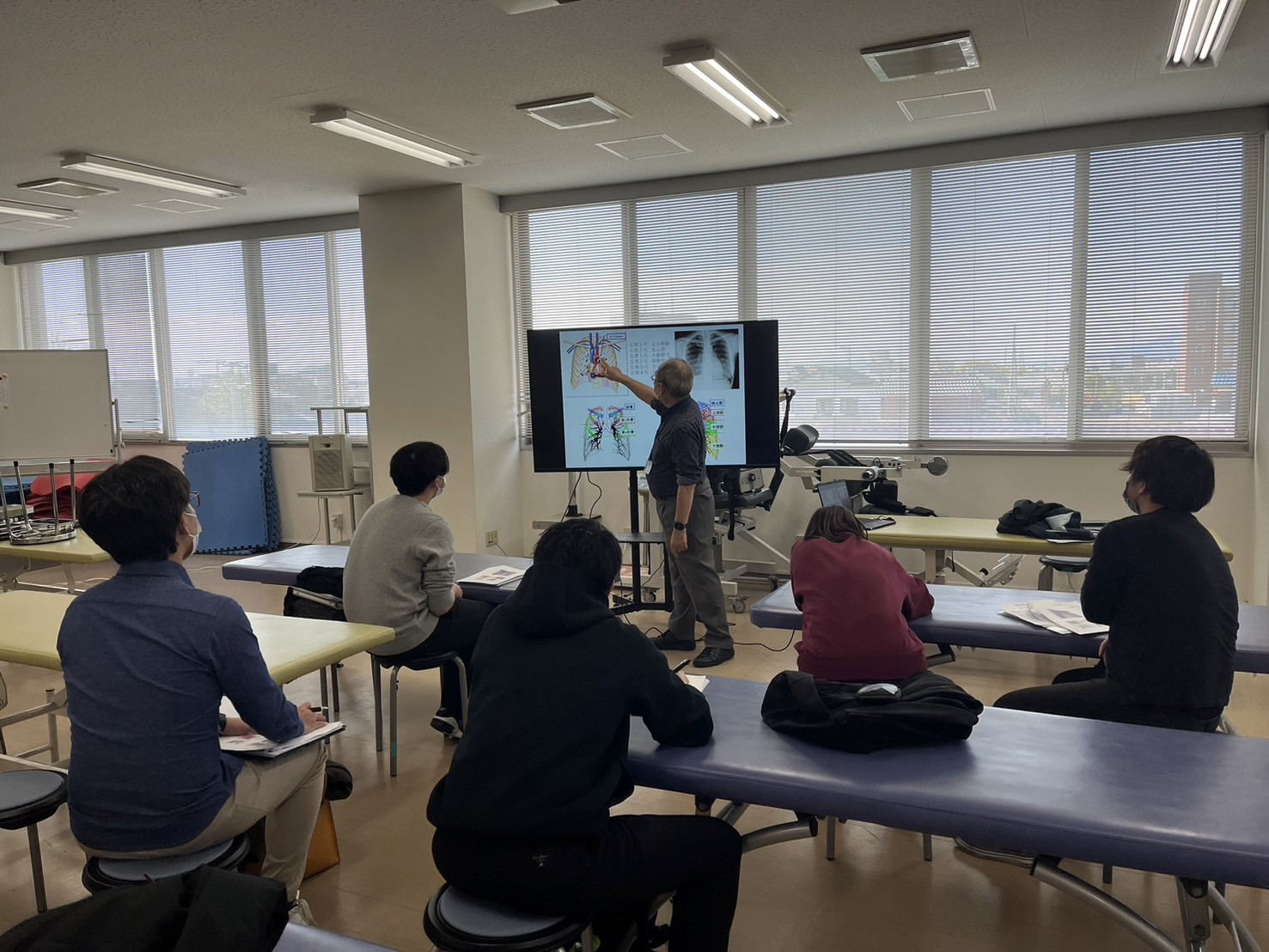 実践的呼吸リハビリテーションセミナーは盛況のうちに終了しました。（写真は講習会の様子）