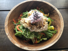 スーチカサラダ