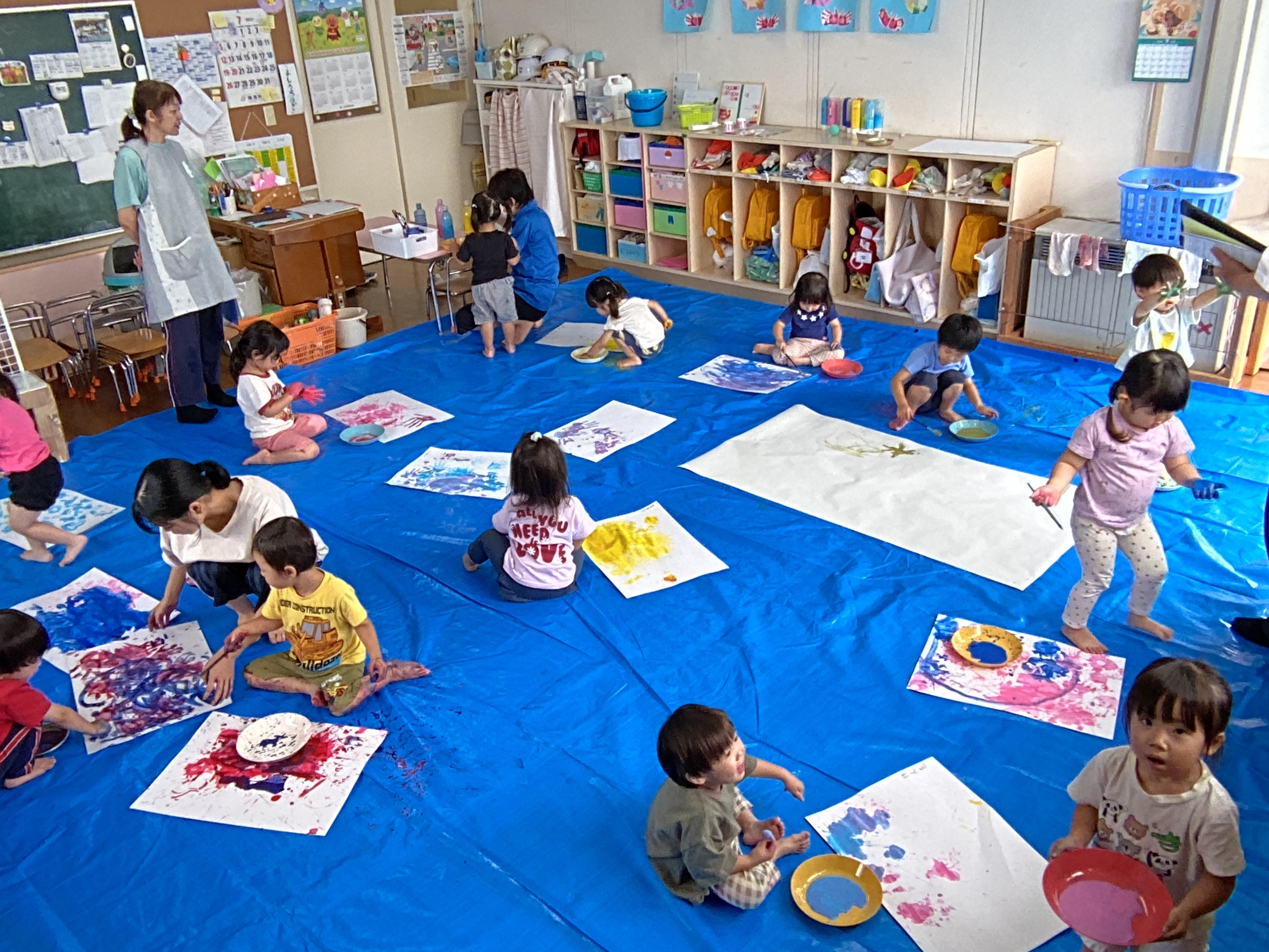 絵の具遊び　もも組