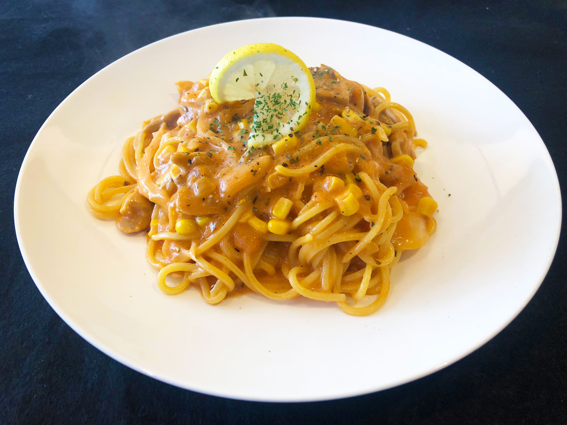 今月のイチオシメニュー   トマトクリームパスタ