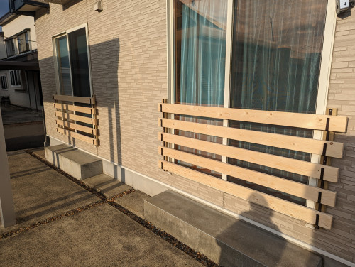 冬本番に向け「雪囲い」