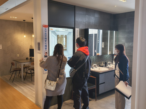 LIXILショールームにて仕様決め