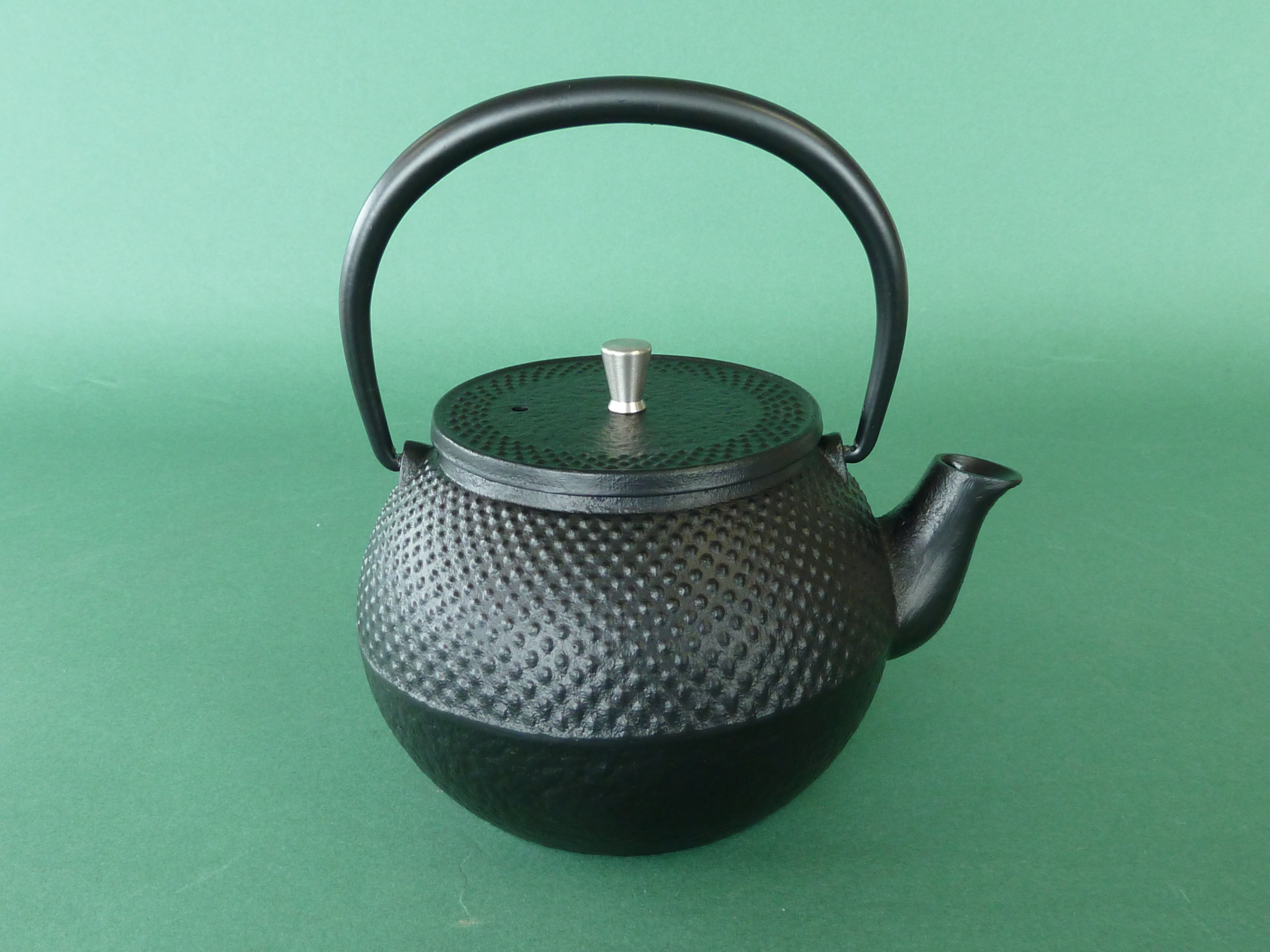 KY17－３　鉄急須　つる巻あられ　茶色　0.4L