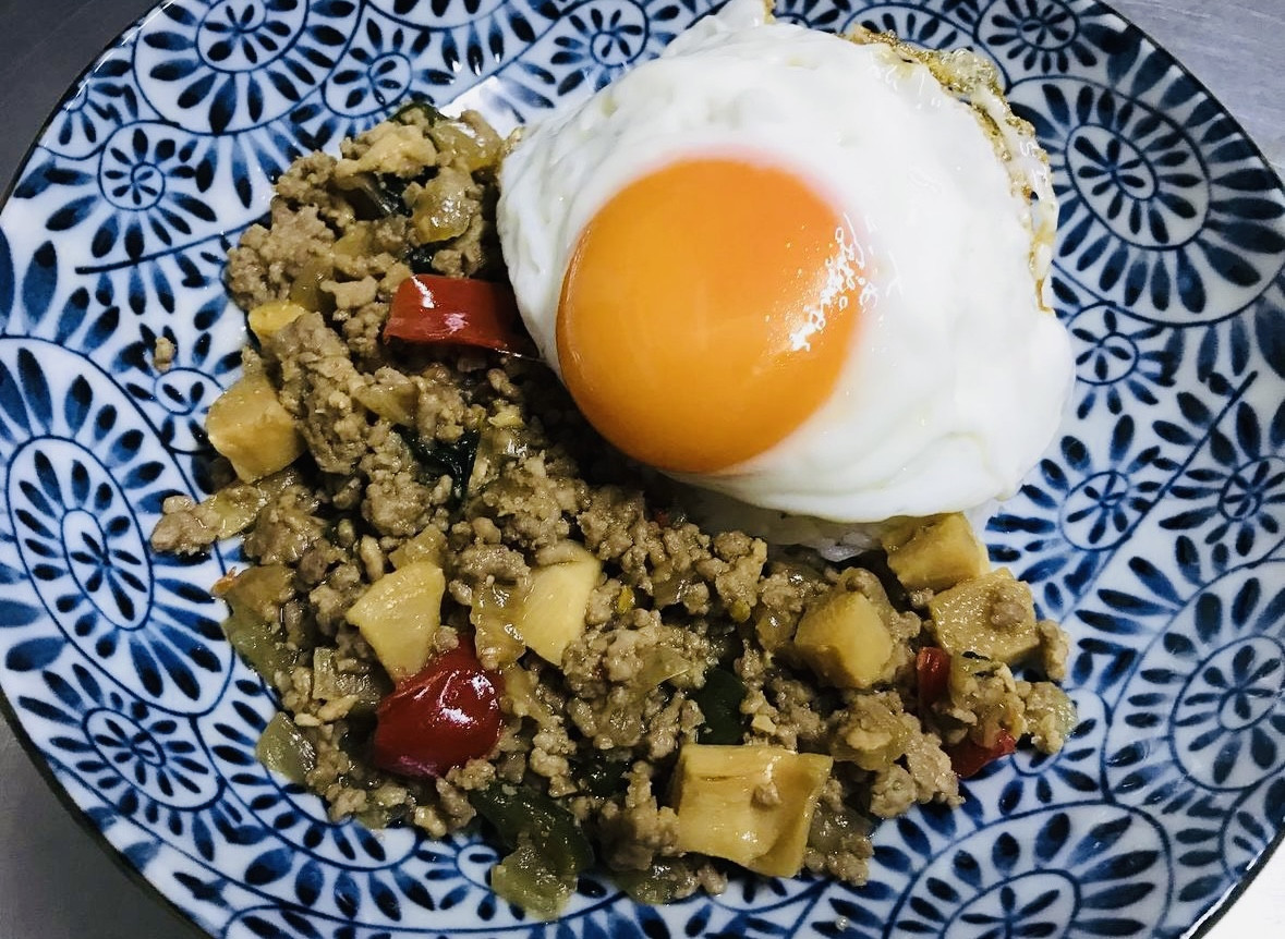 渾身の一品！ガパオ・ライス（豚肉のバジル炒めご飯）
