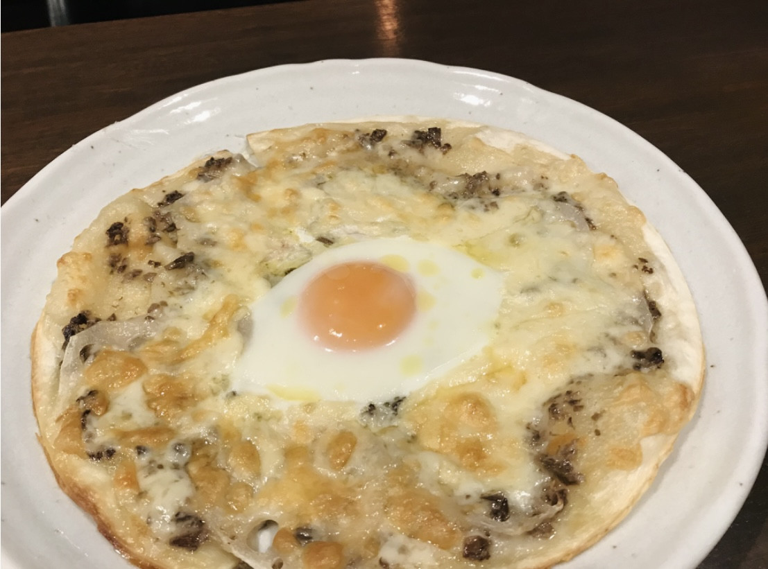 トリュフとポルチーニのピザ