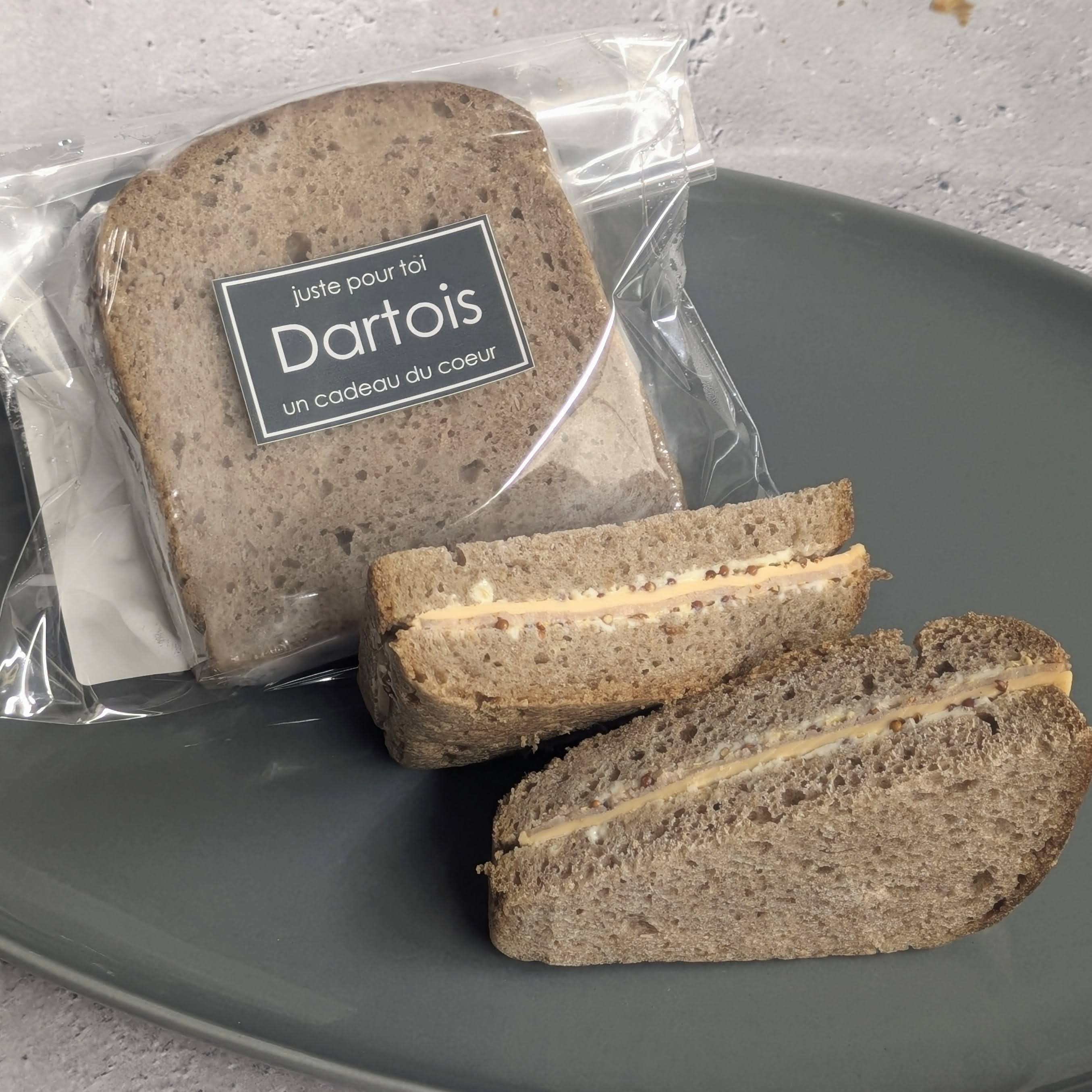 ベルリーナのハムチーズサンド