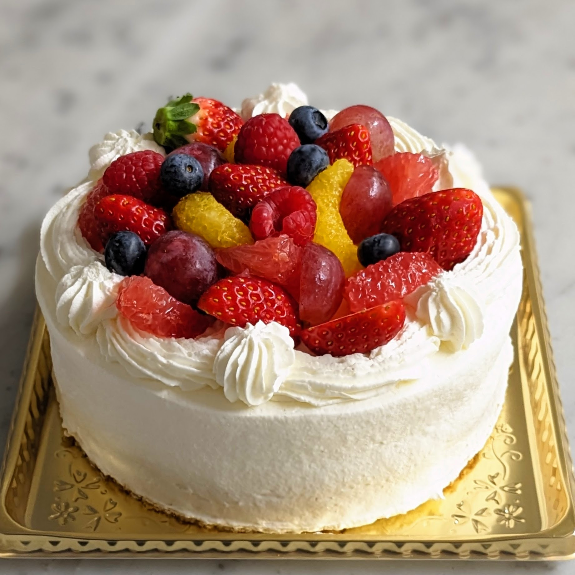 フルーツデコレーションショートケーキ(前日までのご予約)