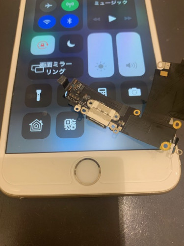 iphone6plusのドックコネクターの修理
