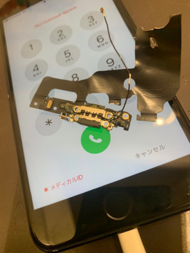 iphone7+のドックコネクター交換【京都府城陽市久保のからご来店】