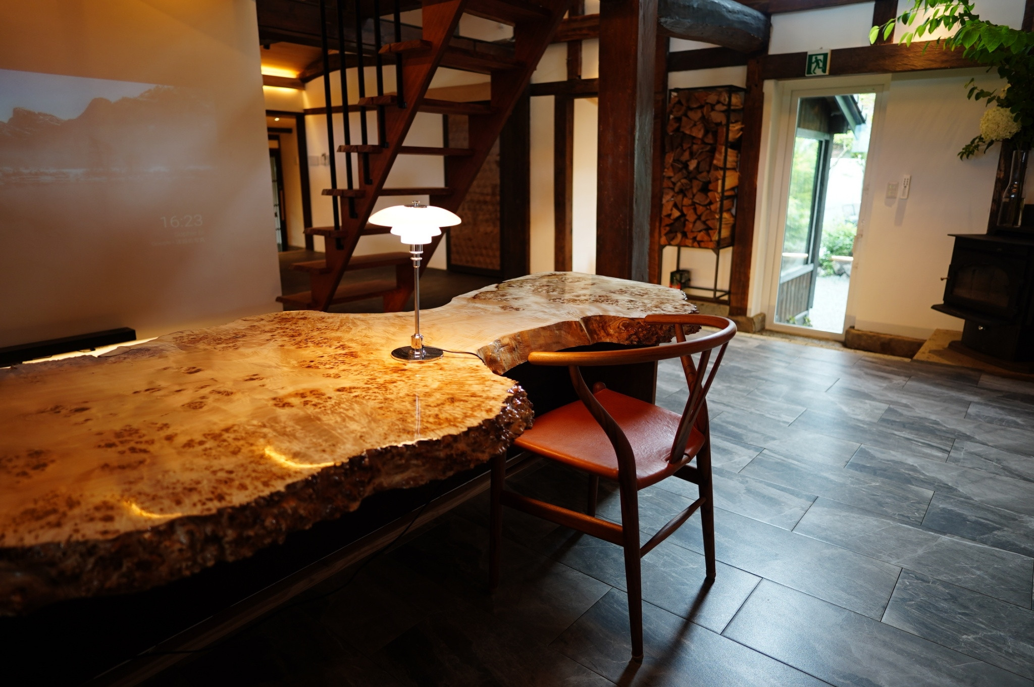 築200年を越す米蔵をリノベーションした客室