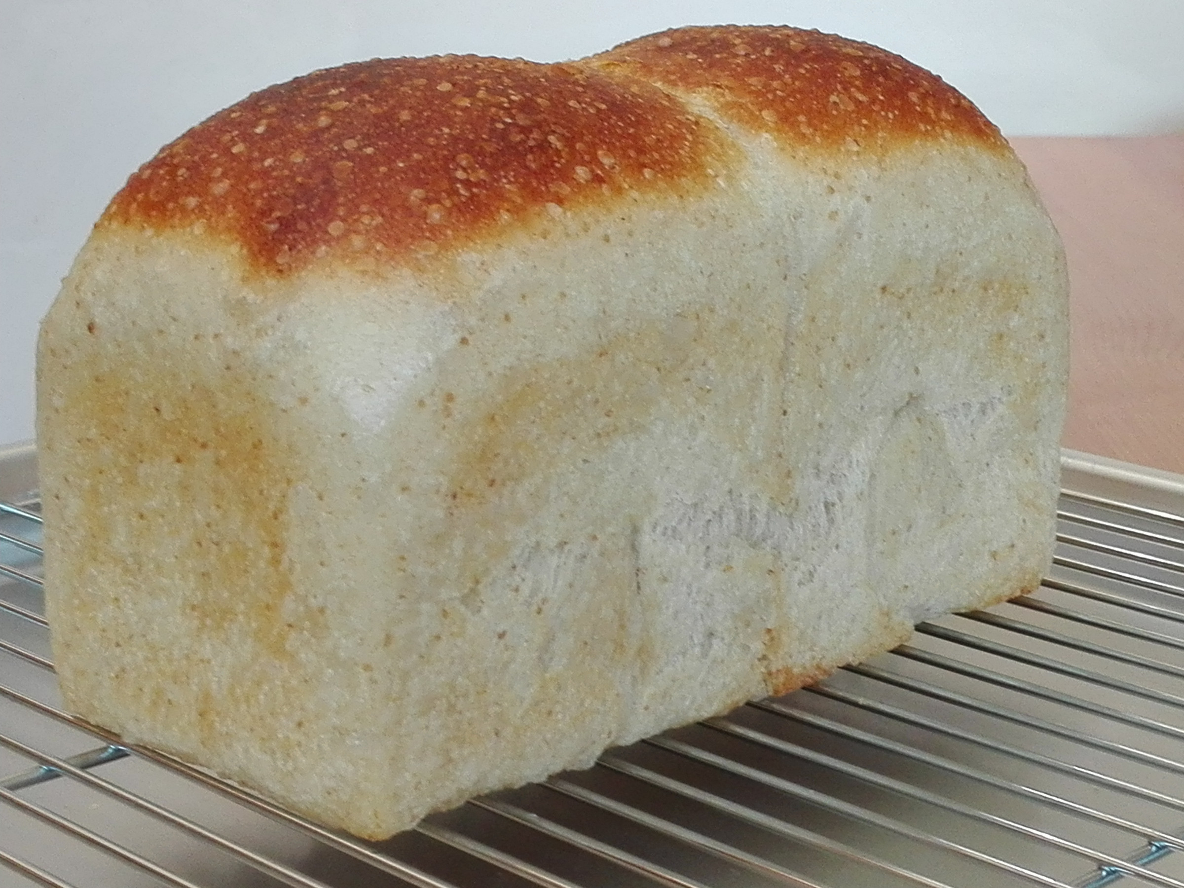 北海道産ライ麦全粒粉入り食パン