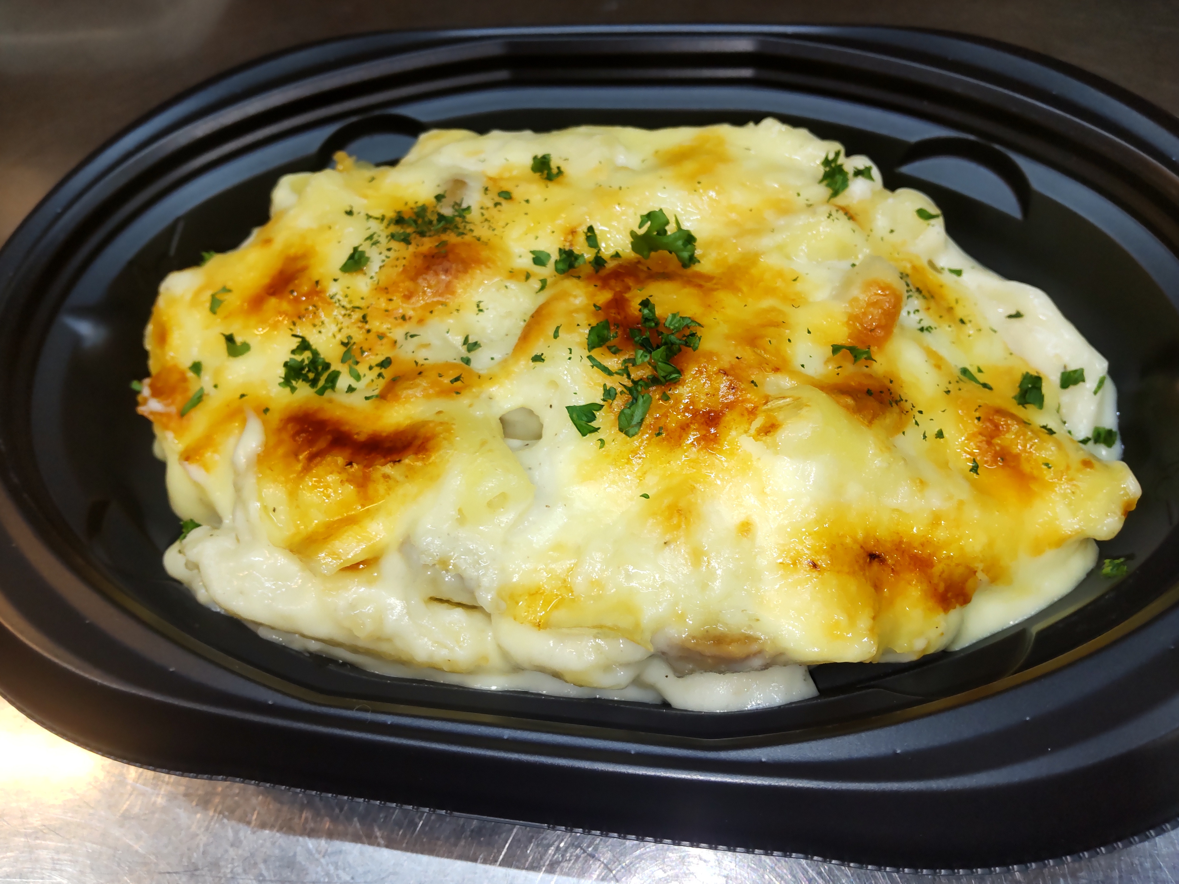 チキンマカロニグラタン