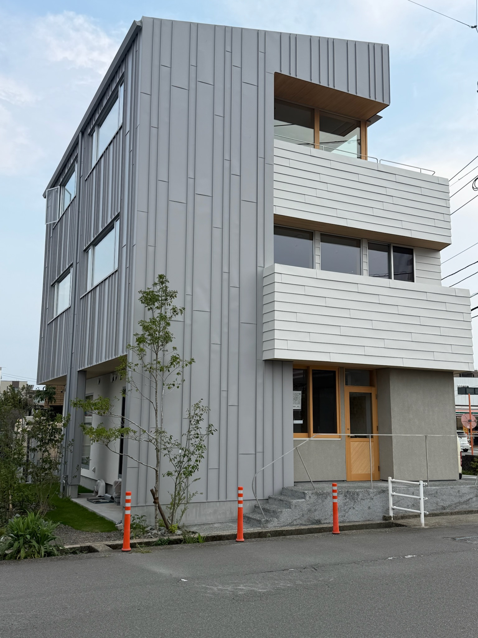 商業ビル(屋根・外壁・樋)