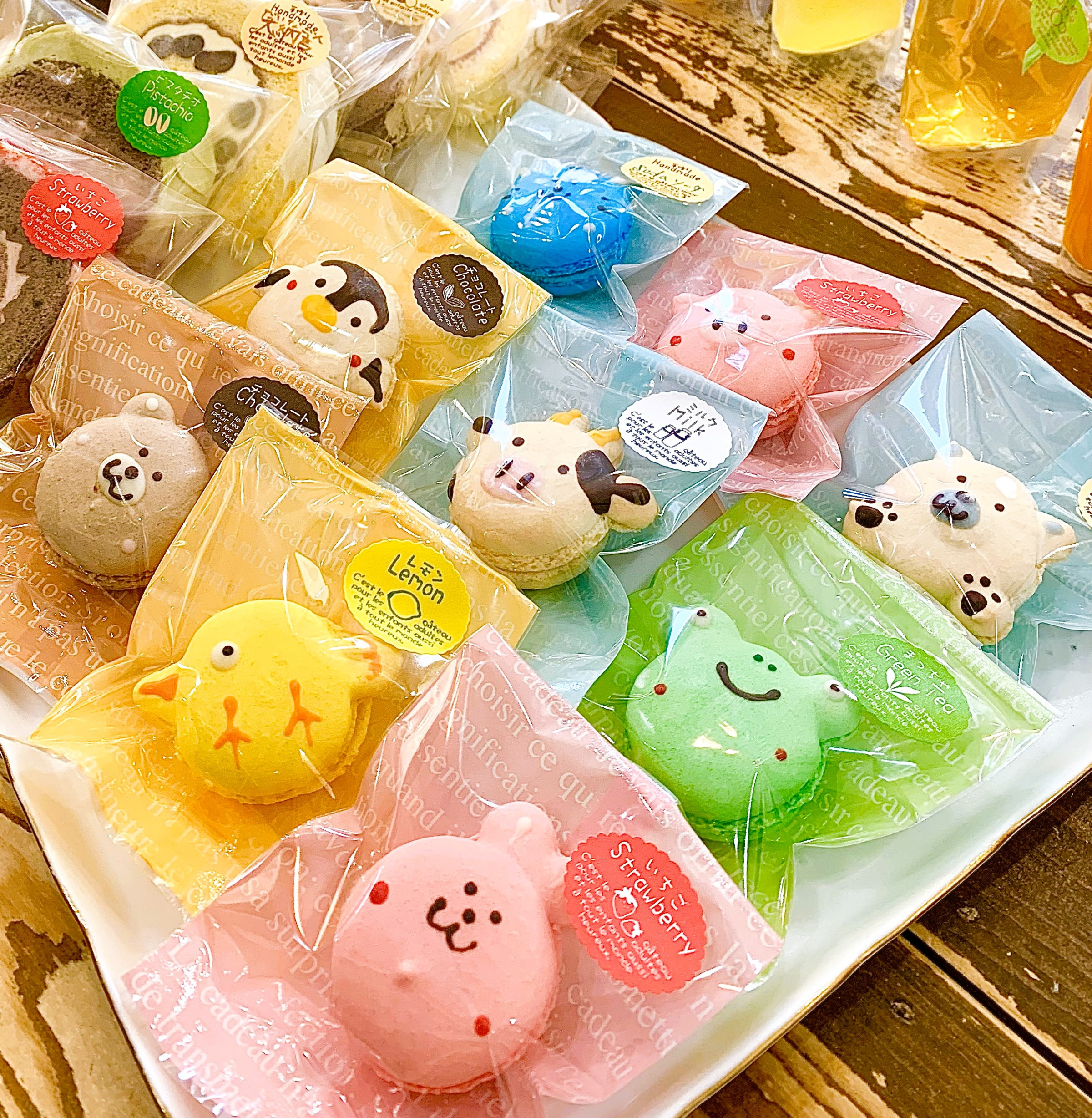 キャラクターマカロン　280円　