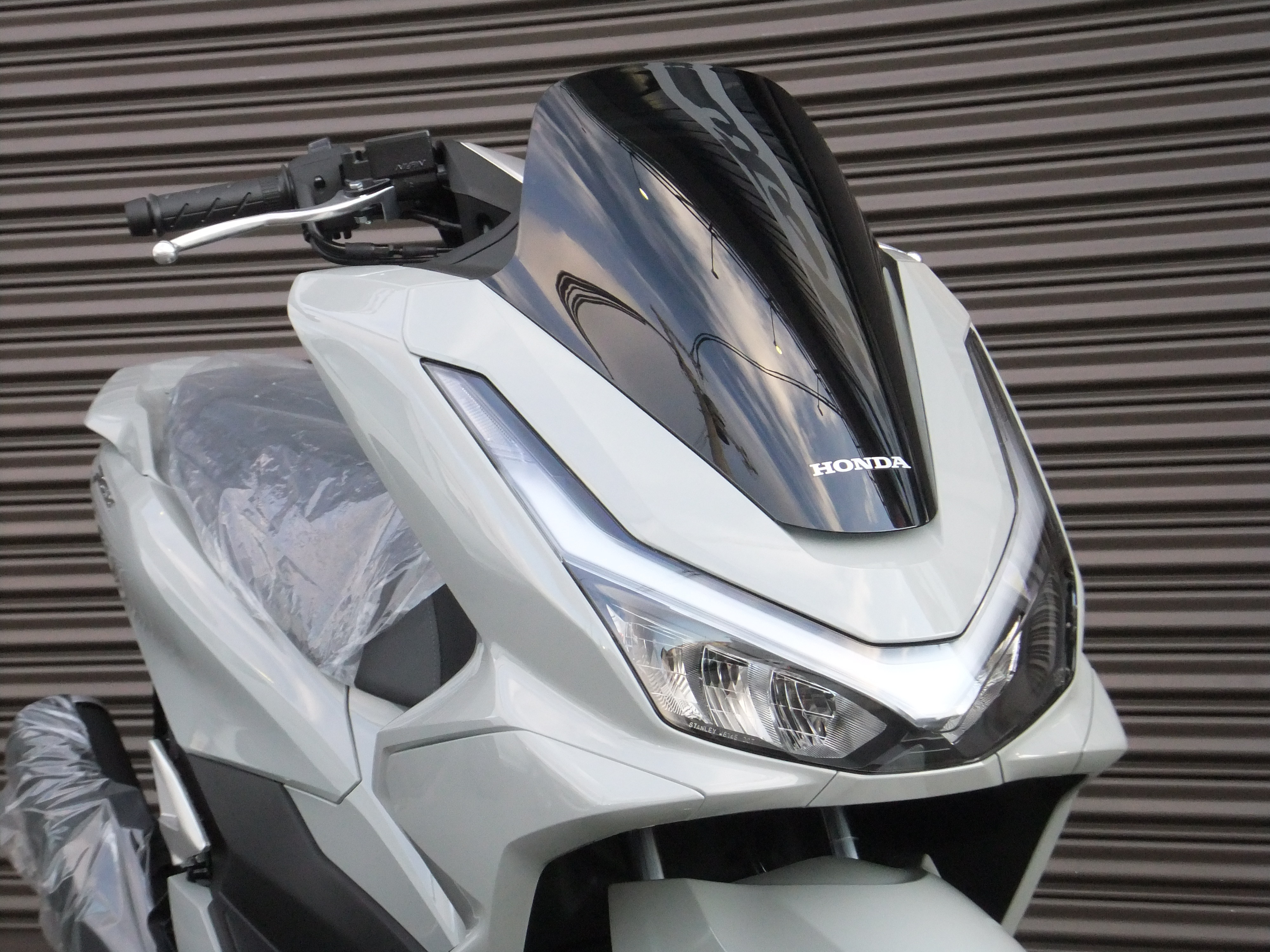 【入荷お知らせ】2025年モデル PCX125が入荷しました。