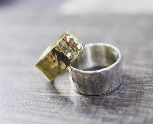 幅広槌目リング💍