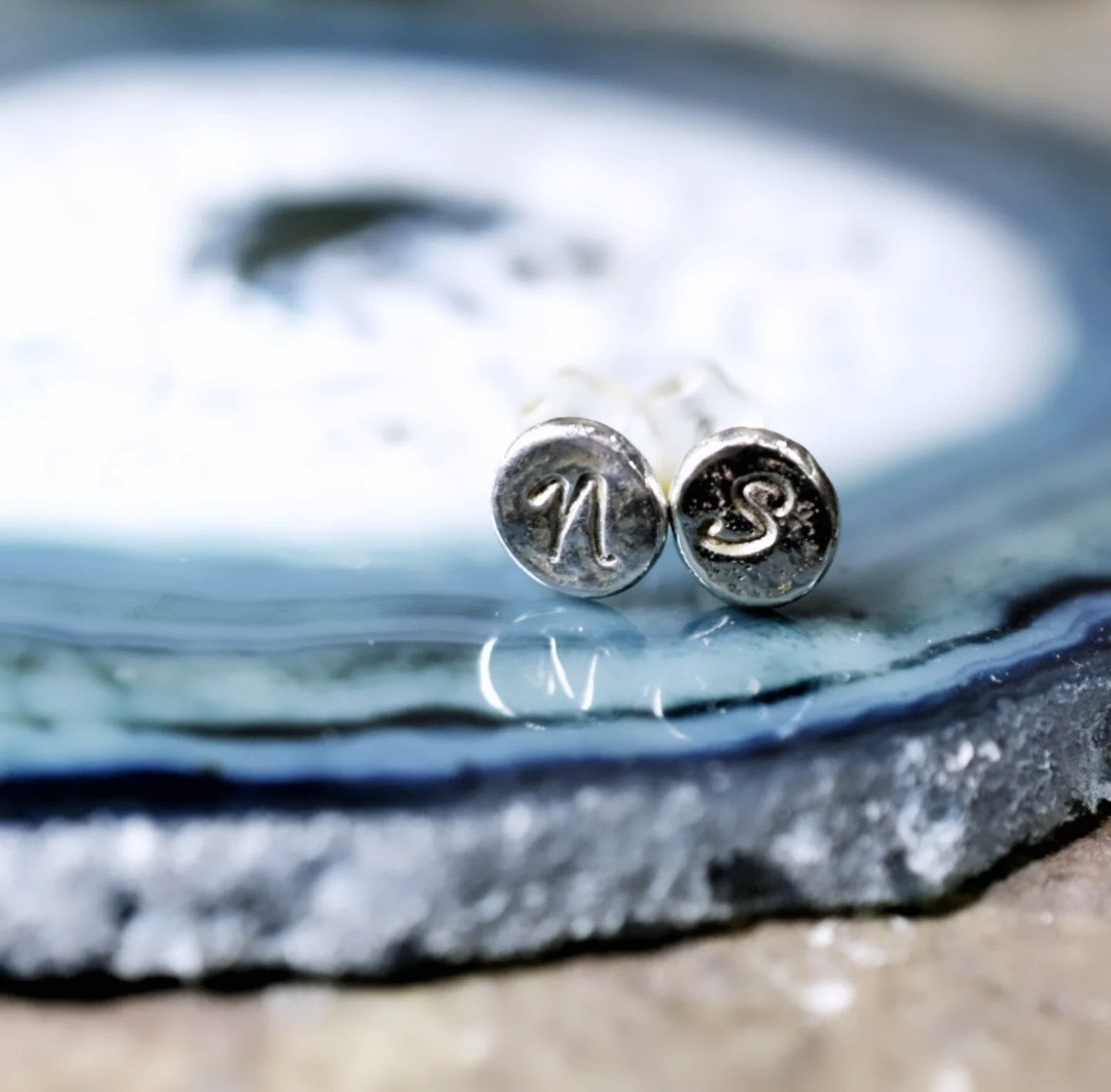 🔡イニシャルスタッドピアス🔡