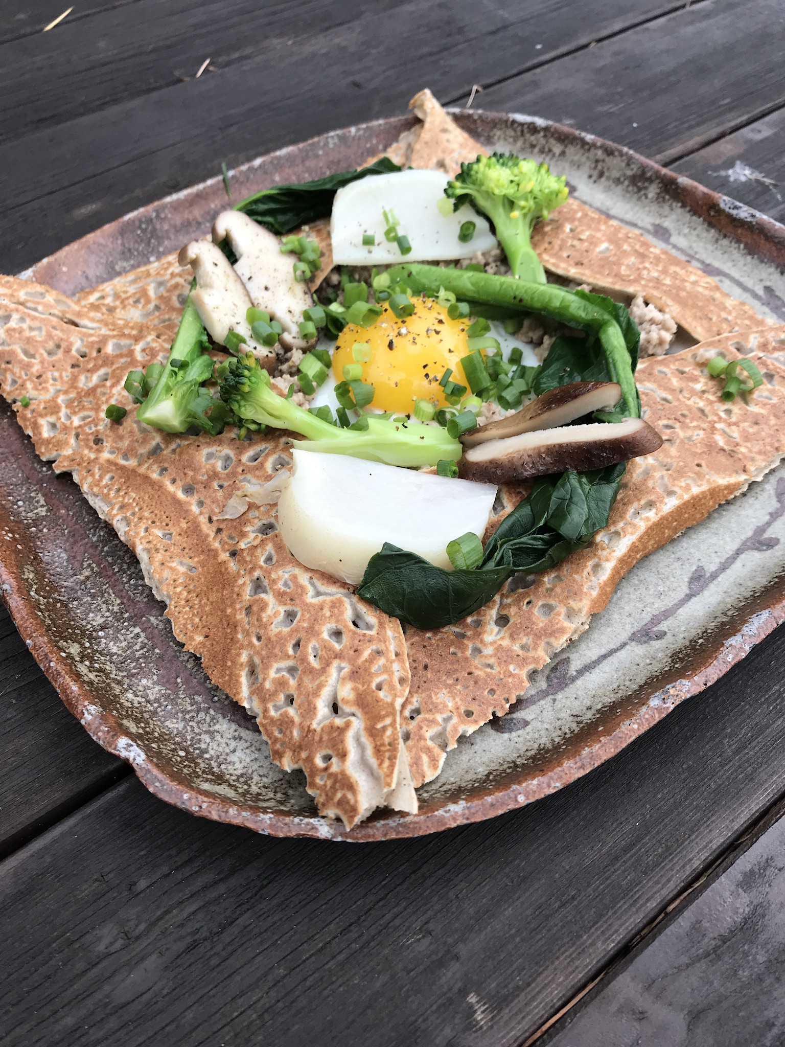 旬野菜と肉味噌の和風ガレット