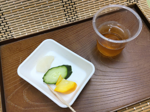三年ぶりです!「試食」と「お茶」をどうぞ!