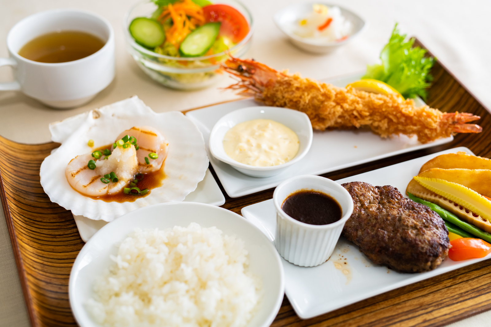 〈限定〉スペシャルランチ