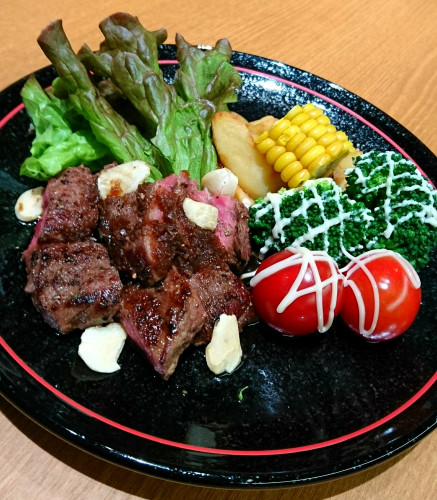 和牛サイコロステーキ 150g / Diced cut steak