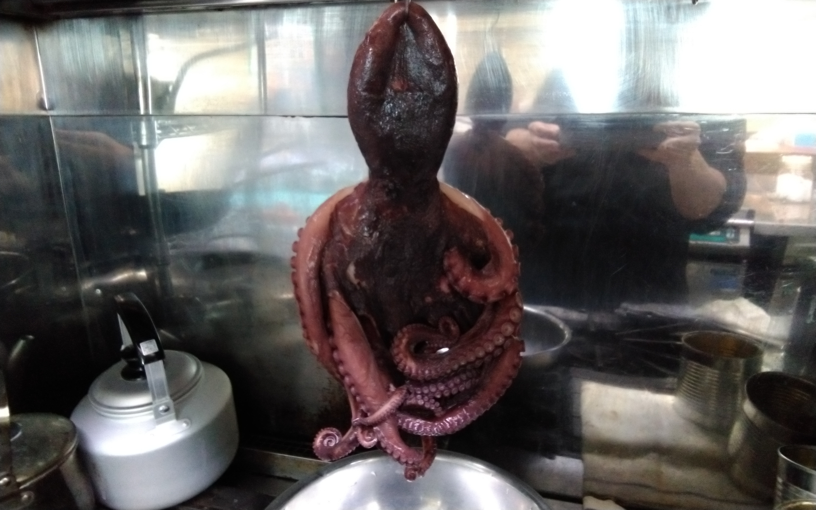 礼文島産真蛸の燻製　…　其の弐