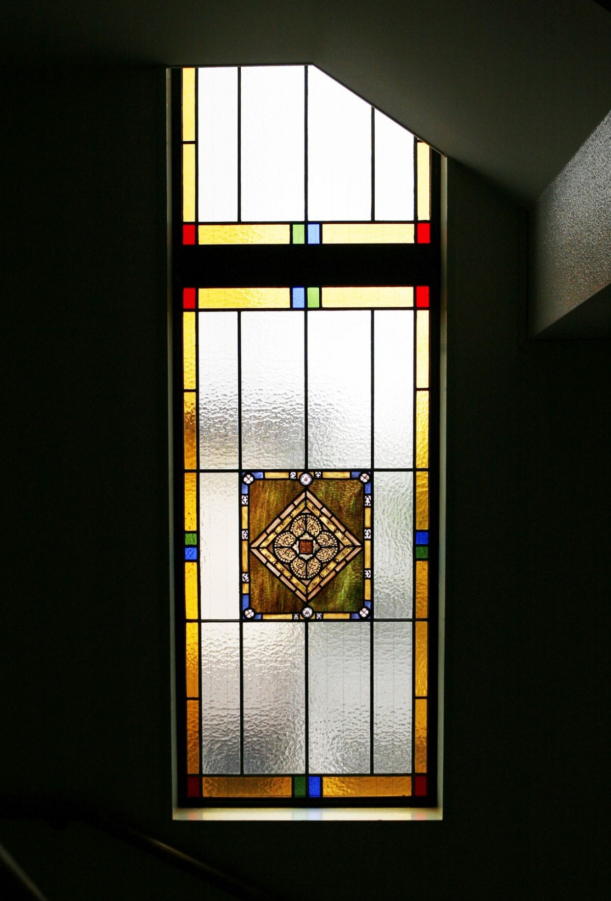 ２階　礼拝堂　ステンドグラス