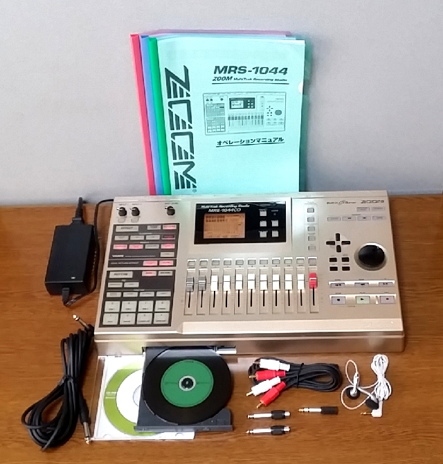 ZOOM Digital Recording Studio MRS-1044CD 録音・編集良好・完動品 - MD yahoo店のマルチ ・オーディオ・ショップ