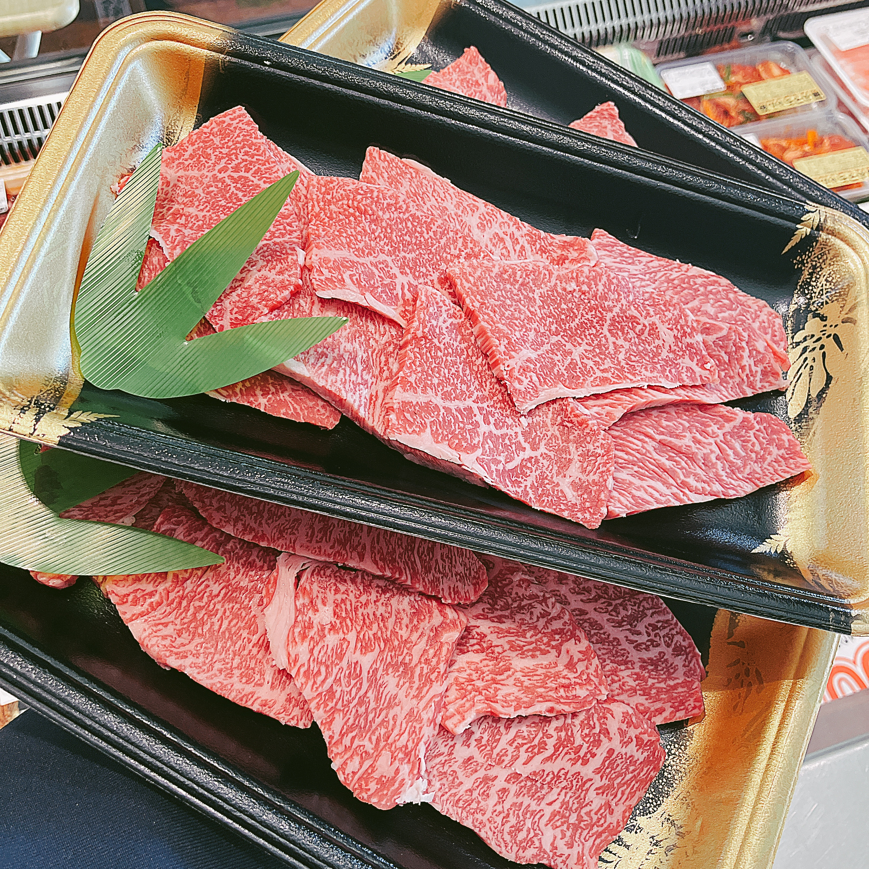 本日は青森県産倉石牛カルビなどがお買い得です。