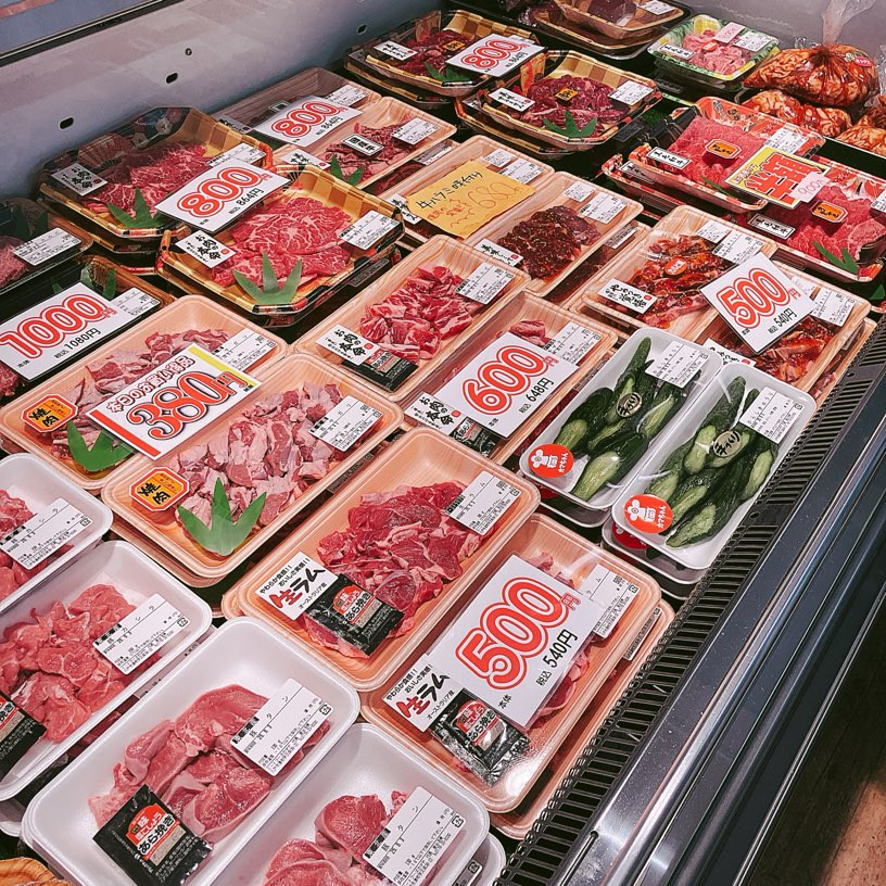 本日は秋田県産牛すき焼き用が半額、国産牛ハラミ焼肉用などがお買得です。