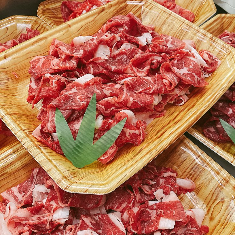 本日は青森県産牛切り落としメガ盛りパックなどがお買得です。