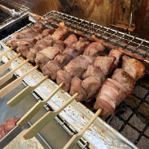 本日、支店にて炭火やきとり販売中