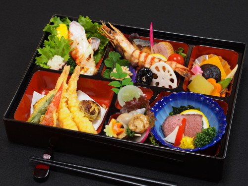 お祝い料理の仕出し配達