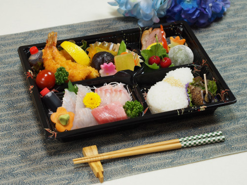 梅雨の季節に弁当の仕出し配達!