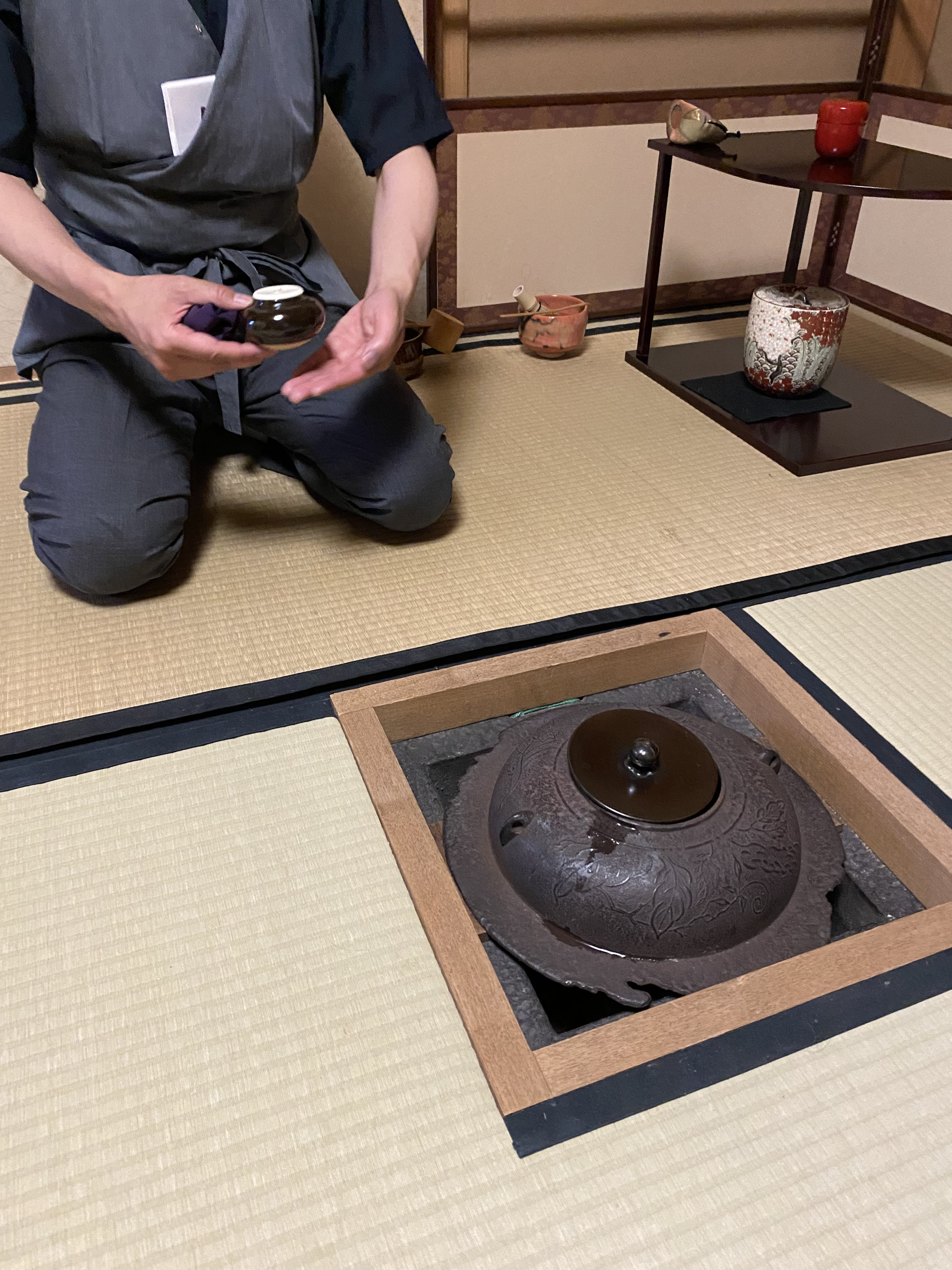長緒茶入で...