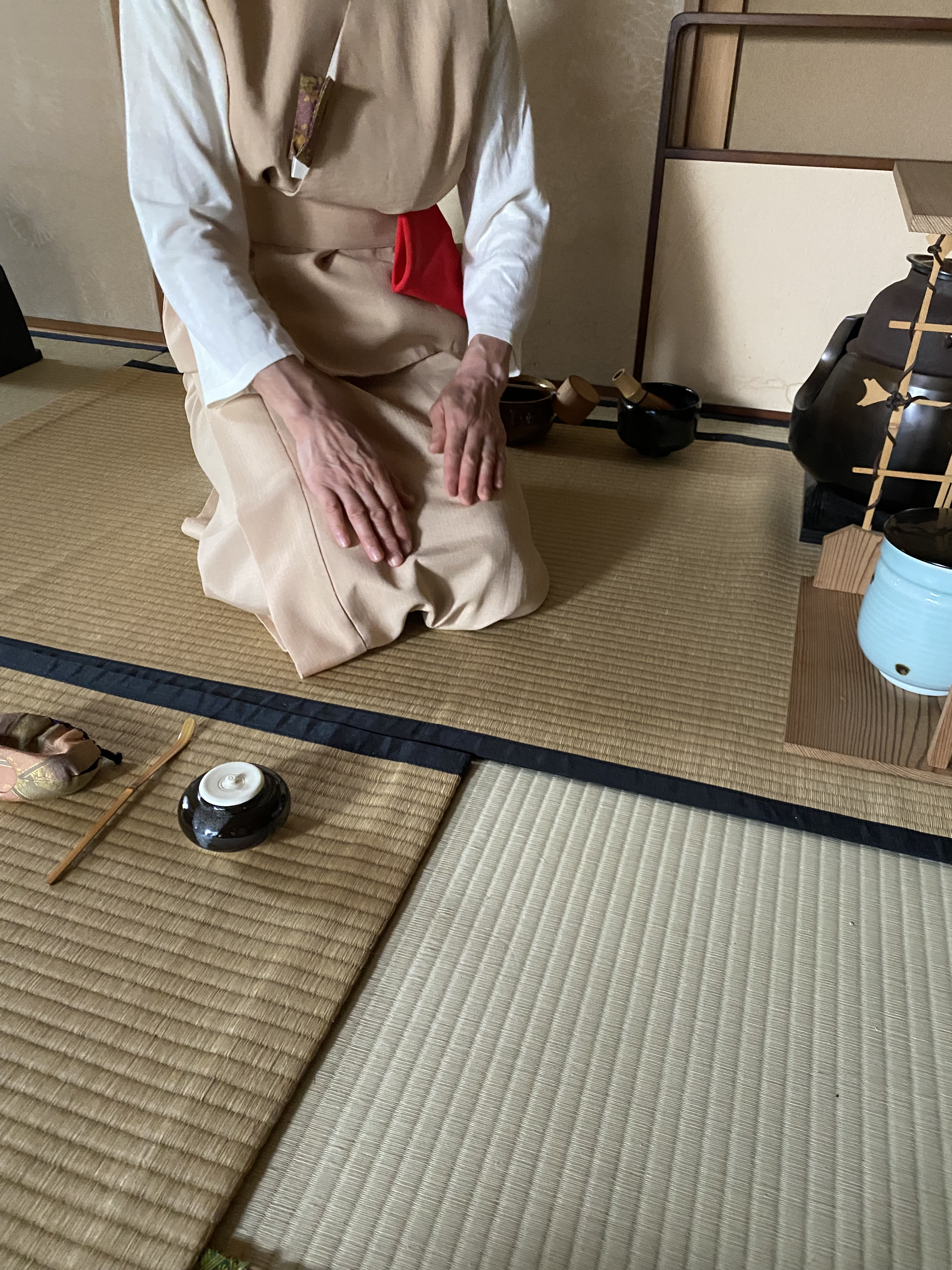 長緒茶入を使って...