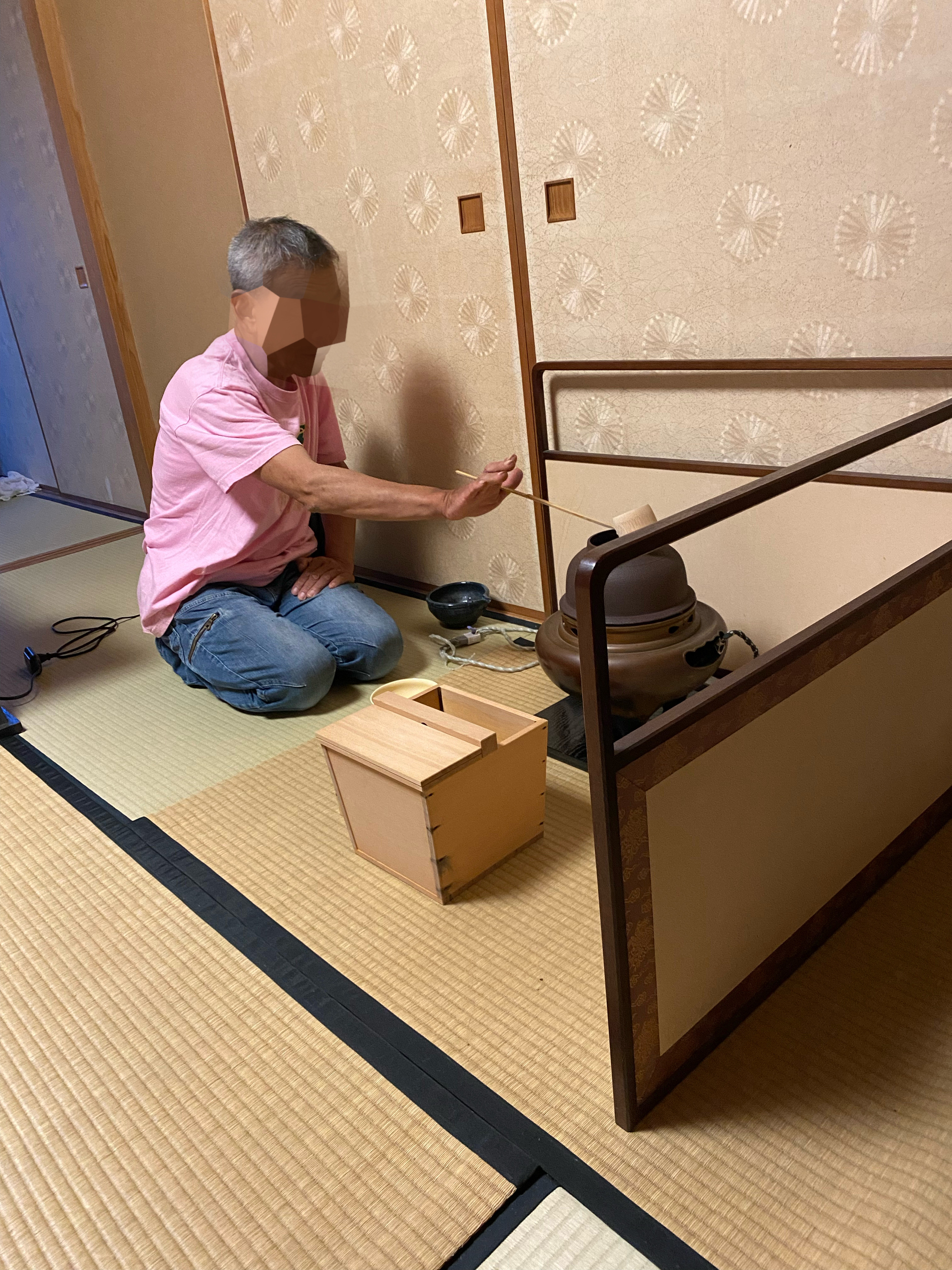 釣瓶の水指で...
