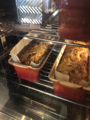 パウンドケーキ焼いています