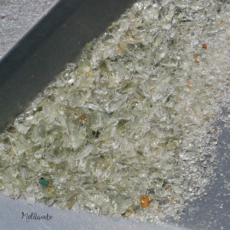 天然ガラス モルダバイト(チェコ共和国産)パウダー状＆極小原石 約1g分詰合せ さざれ石